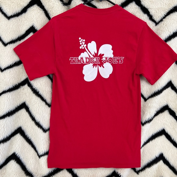 Trader Joe’s crew shirt size Medium in bright red. - Picture 2 of 9